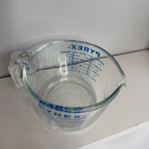 Vintage Pyrex 4 Cup Measuring Cup Pour Spout Blue Letters Corning USA 532-O RARE - Picture 3 of 8